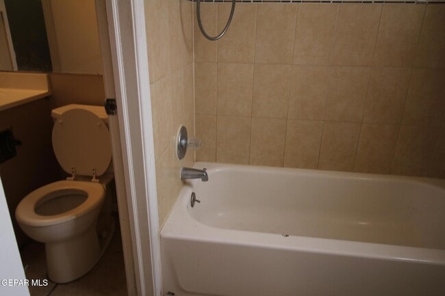 Building Photo - 10711 Ivanhoe Dr