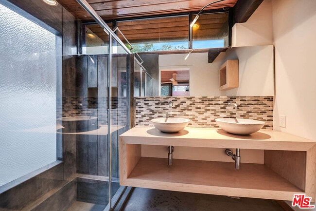 Building Photo - 22277 Buenaventura St