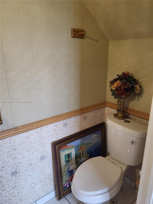 Building Photo - 820 NE 212th Terrace