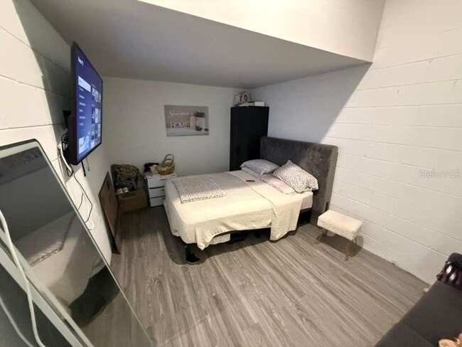 Building Photo - 408 N Finley Ave