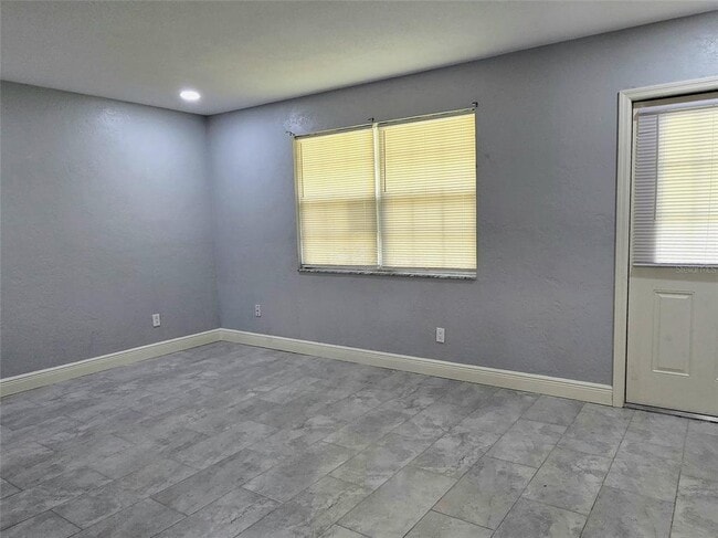 Building Photo - 110 Mariann Ln
