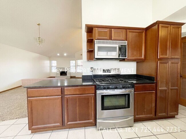 Building Photo - TWO STORY 4 BEDROOM WITH POOL NEAR SPRING ...