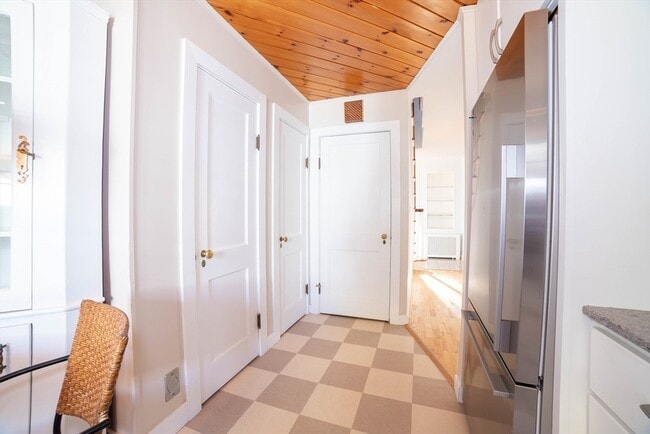 Building Photo - 47 Florence St