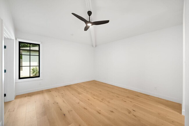 Building Photo - LUX 3BD, 2BA Belcaro Home with 2-Car Garage