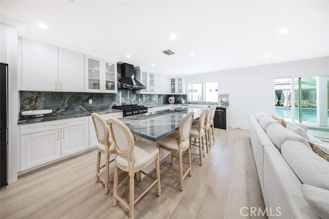 Building Photo - 7306 Farmdale Ave