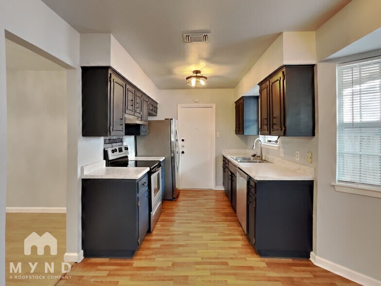 Building Photo - 5727 Bogart Dr