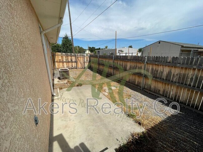 Building Photo - 2730 Poplar St