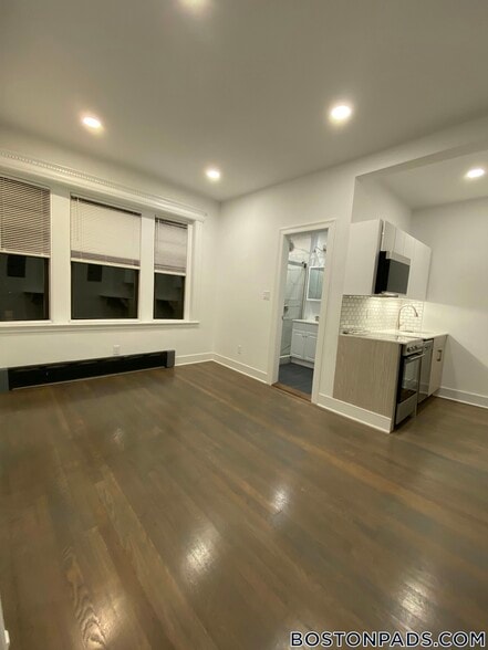Building Photo - 11 Queensberry St