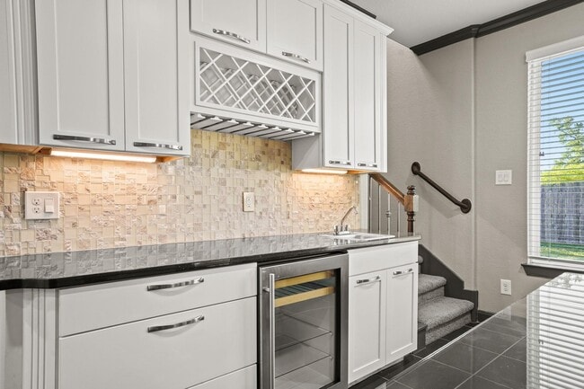 Building Photo - 14105 N Lake Branch Ln