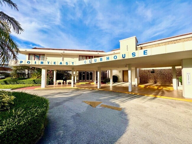 Building Photo - 3030 Marcos Dr