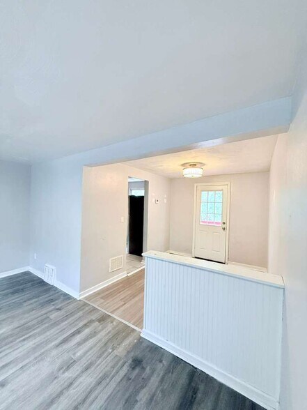 Building Photo - 8181 Chaske St