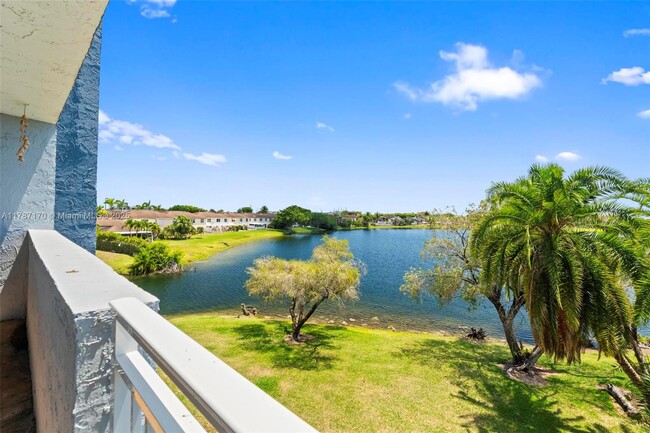 Primary Photo - 9375 Fontainebleau Blvd