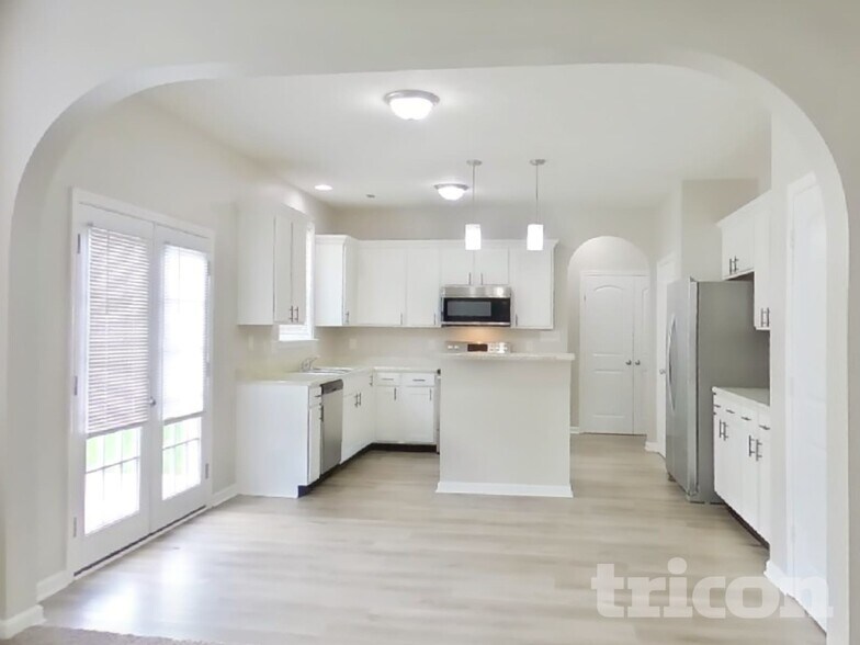 Building Photo - 5330 Himalayan Dr