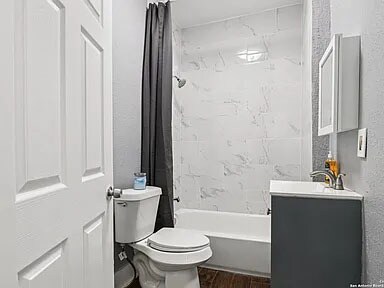 Building Photo - 138 Zapata St