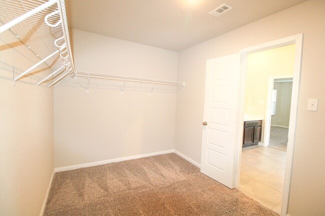 Building Photo - 7043 Diamond Vly