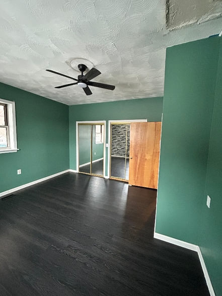 Building Photo - 251 1st Ave S