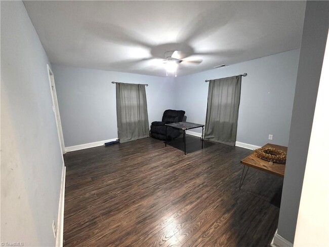 Building Photo - 902 N South St