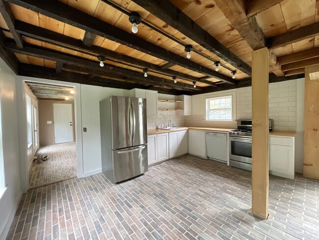 Building Photo - Buxton