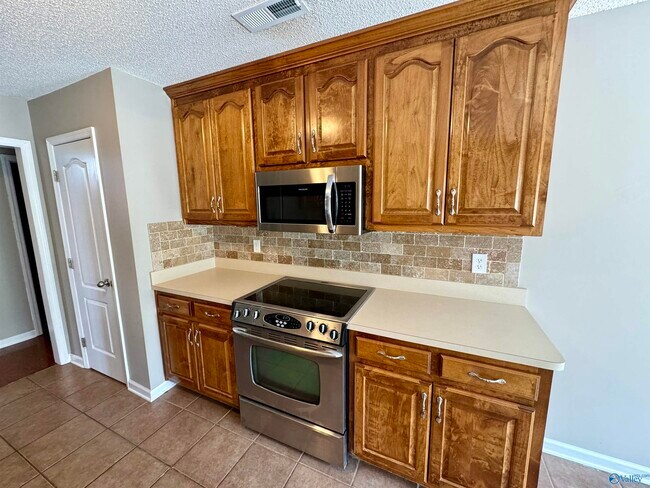 Building Photo - 104 Appleberry Ln