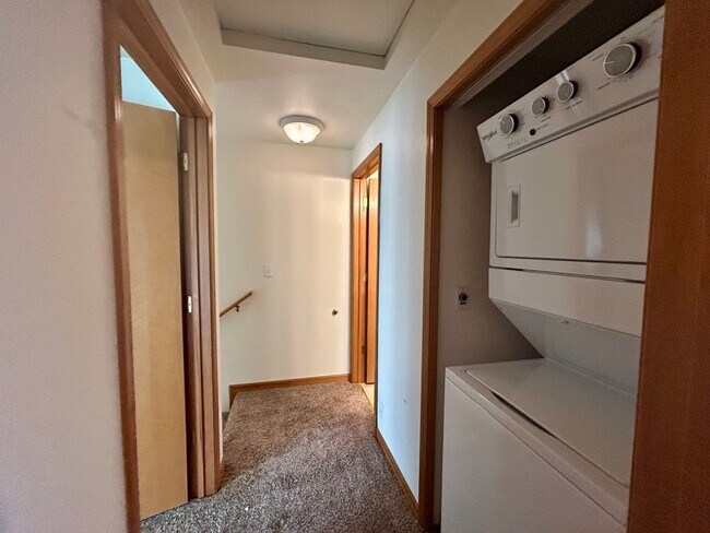 Building Photo - 4241 Wintergreen Ln