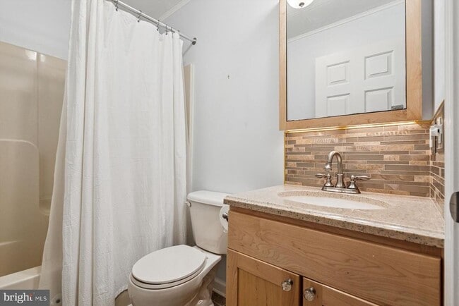 Building Photo - 284 Parker Ave