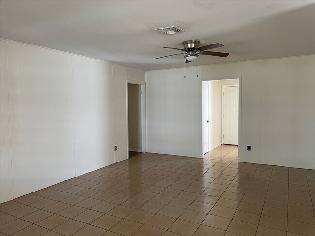 Building Photo - 8830 Sharpcrest St