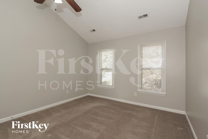 Building Photo - 7906 Trotter Rd