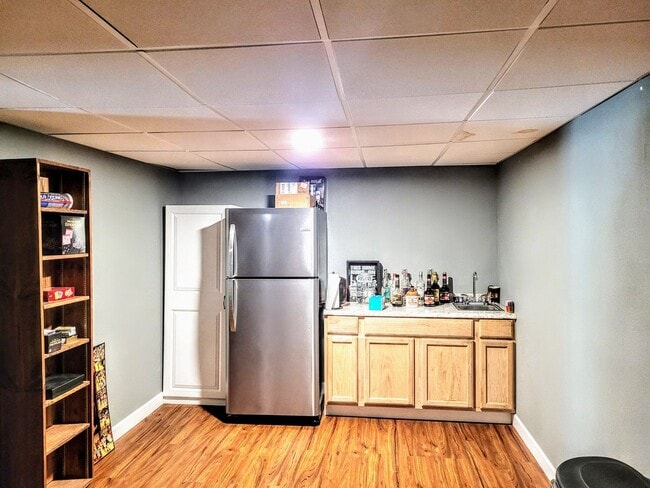 Building Photo - Spacious Countryside House