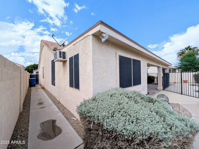 Building Photo - 3331 N Copenhagen Dr