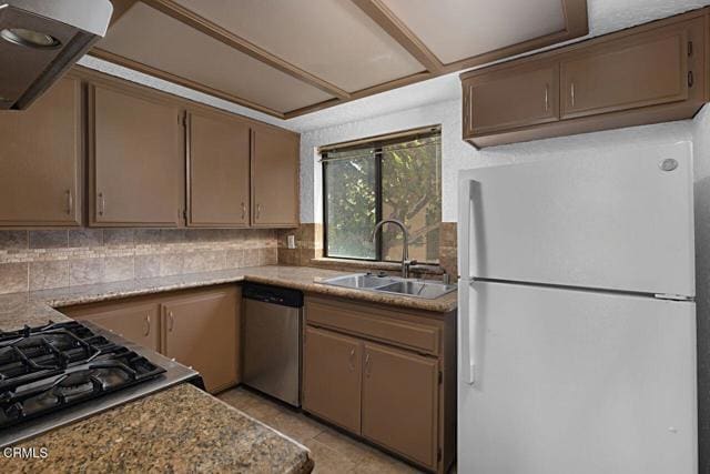 Building Photo - 697 E California Blvd