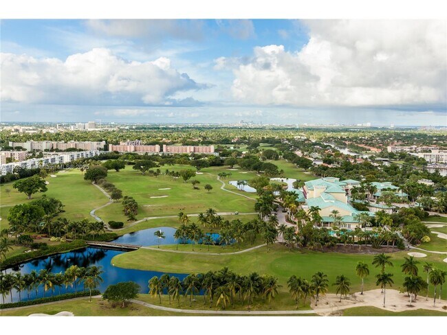 Building Photo - 1745 E Hallandale Beach Blvd