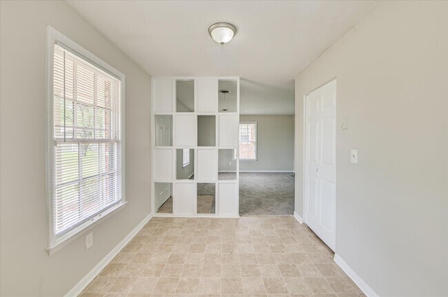 Building Photo - 2701 Deen Ave