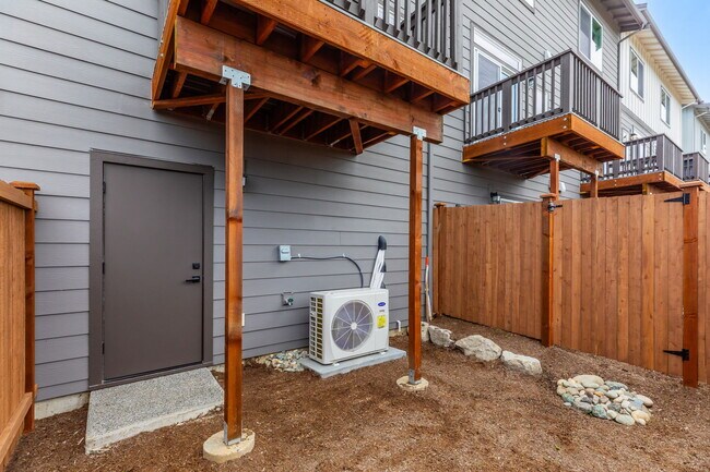 Building Photo - 14707 87th Ave SE