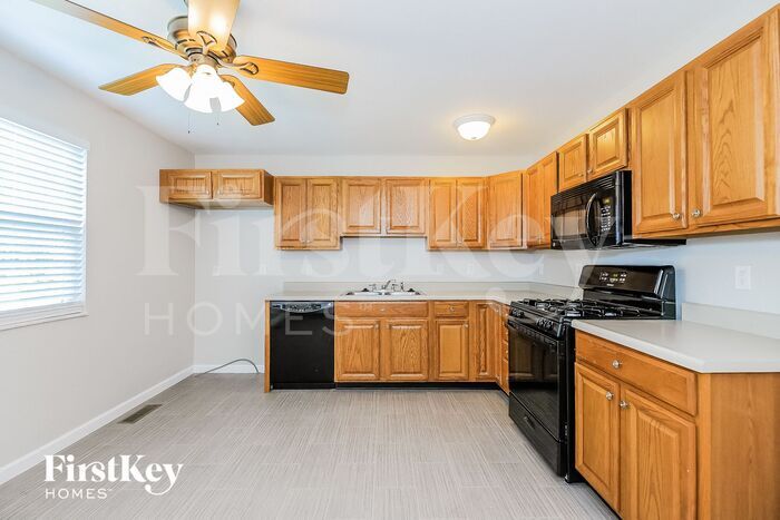 Building Photo - 12035 Quality Ln