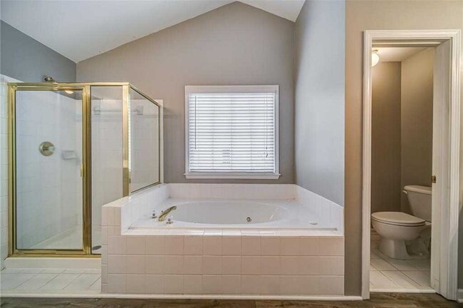 Building Photo - 716 Parkside Dr