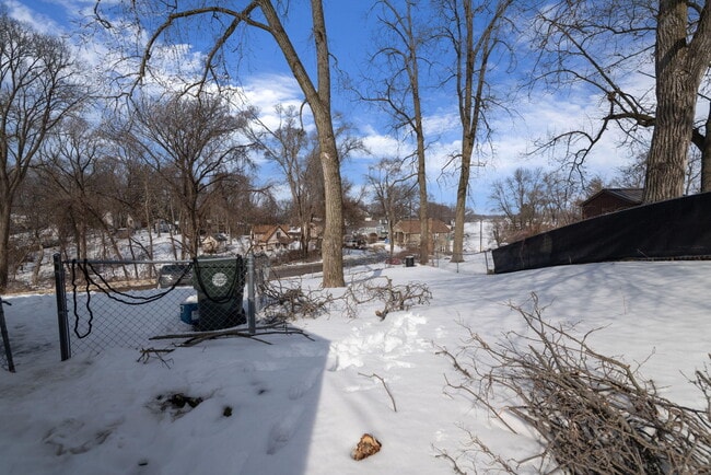 Building Photo - 655 Ferndale Ave