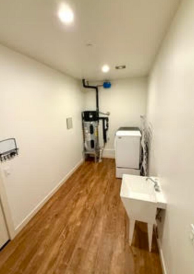 Building Photo - Desirable Scotts Valley Home!