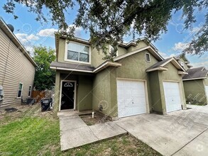 Building Photo - 3 br, 2.5 bath 4plex - 7802 Kingsbury Wood...