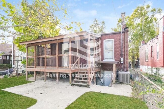 Building Photo - 3449 Alberta St