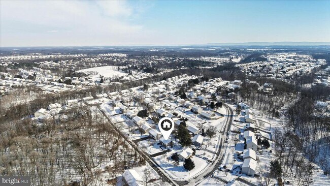 Building Photo - 110 Elaine Dr