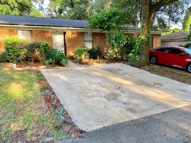 Primary Photo - 613 Herb Hudson Ct