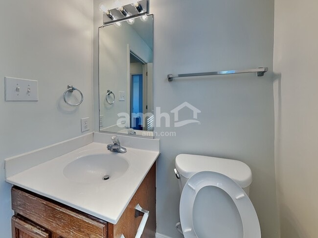 Building Photo - 3104 Gross Ave