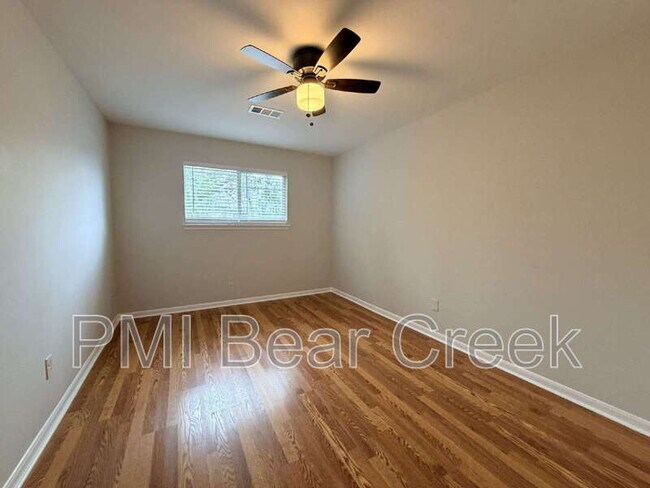 Building Photo - 6407 Waldron Dr