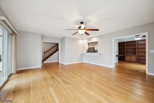 Building Photo - 119 Braidburn Rd