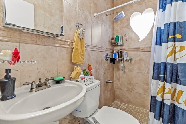 Building Photo - 860 Curtiss Dr