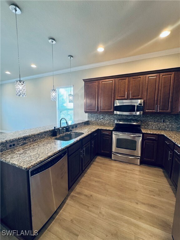 Building Photo - 10480 Carolina Willow Dr