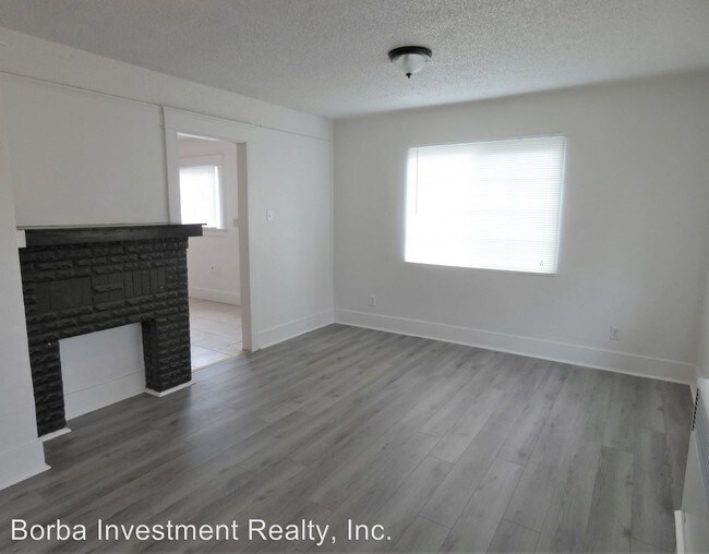 Building Photo - 1638 Gaviota Ave