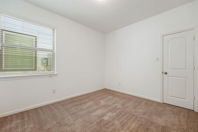 Building Photo - 5206 Pr Ter Ln