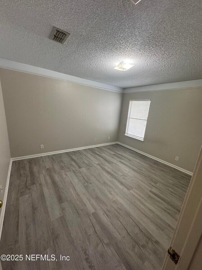 Building Photo - 12033 Walkers Glen Ln N