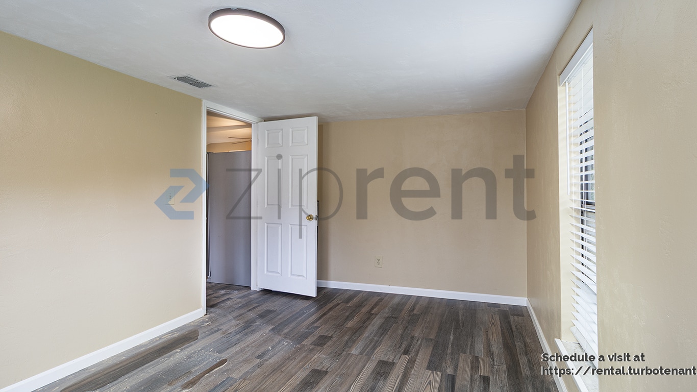 Building Photo - 1584 Selma Ave